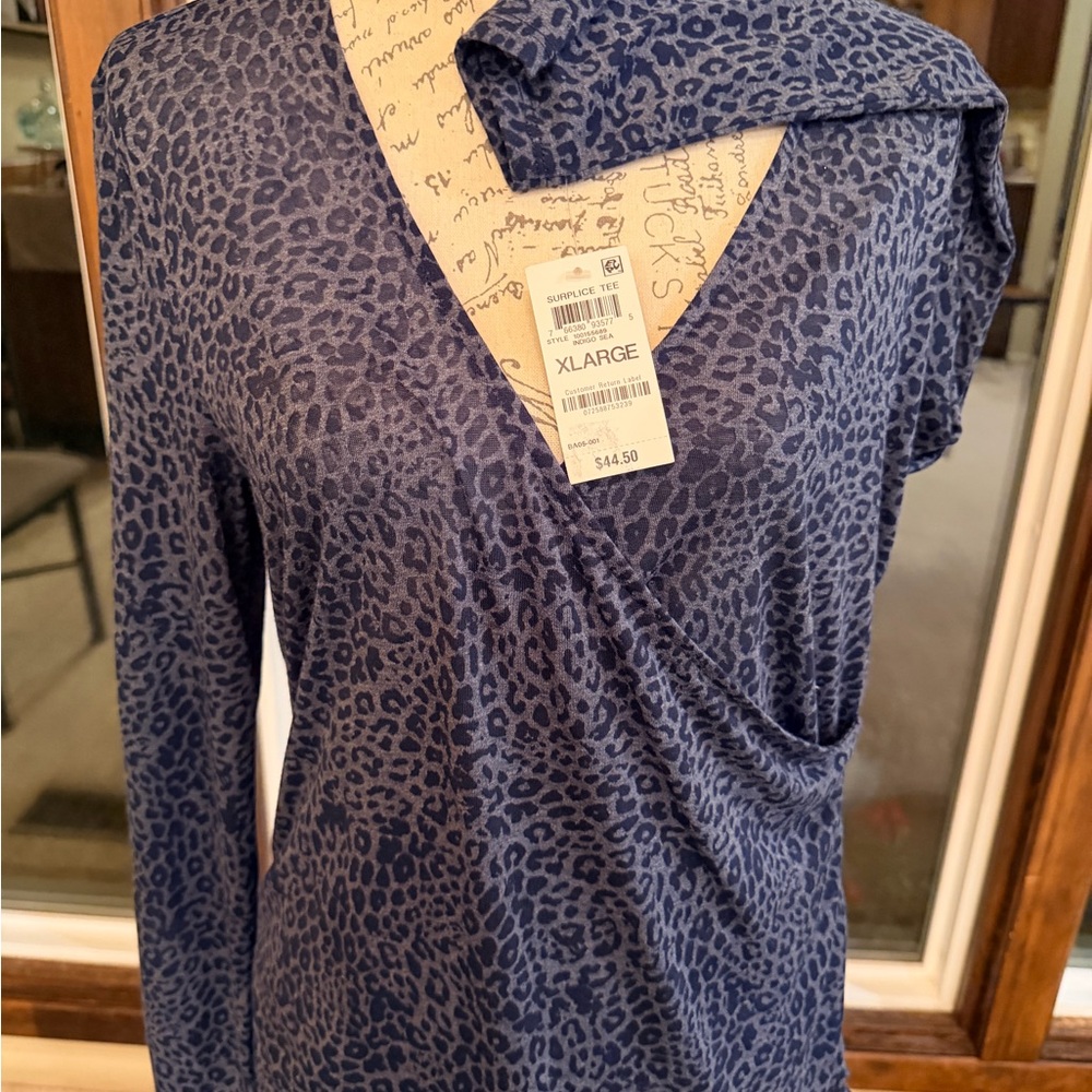 INC International Concepts Women’s Blue Animal Print Top size XL
